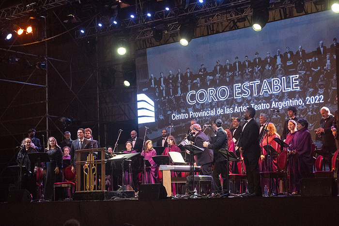 Coro Estable del Teatro Argentino.