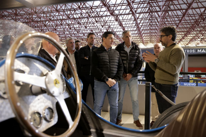 El Ministro junto al Subsecretario Feijoo y el Director Orzali en el Museo.