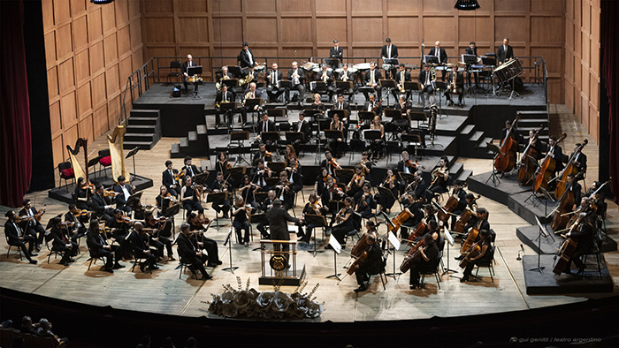 Concierto de la Orquesta Estable con la dirección de JongWhi Vakh 