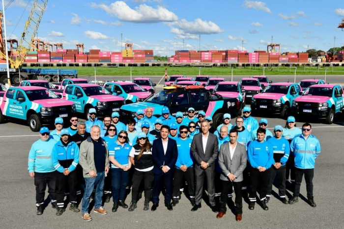 El Ministro Marinucci junto a las y los agentes de Seguridad Vial.