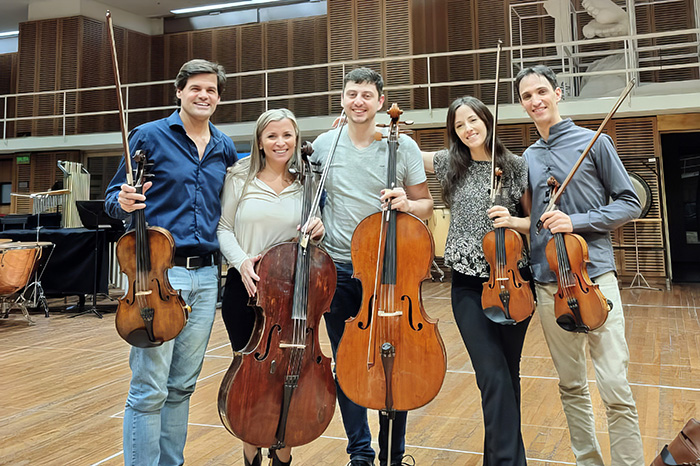 Narek Hakhnazaryan junto al Cuarteto UNNOBA