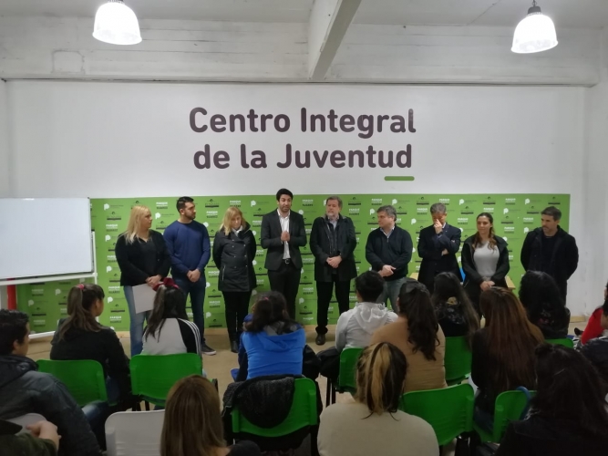 ENTREGAMOS KITS DE ROBÓTICA EN EL CENTRO JUVENIL DE JOSÉ LEÓN SUÁREZ