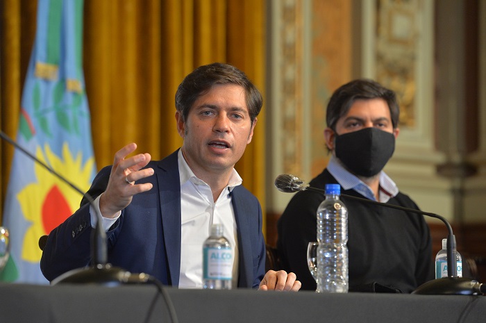 Junto al jefe de Gabinete, Carlos Bianco, el secretario General, Federico Thea, y el ministro de Salud, Daniel Gollán.