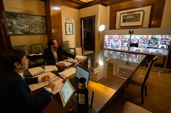 Kicillof y López en teleconferencia con intendentes.