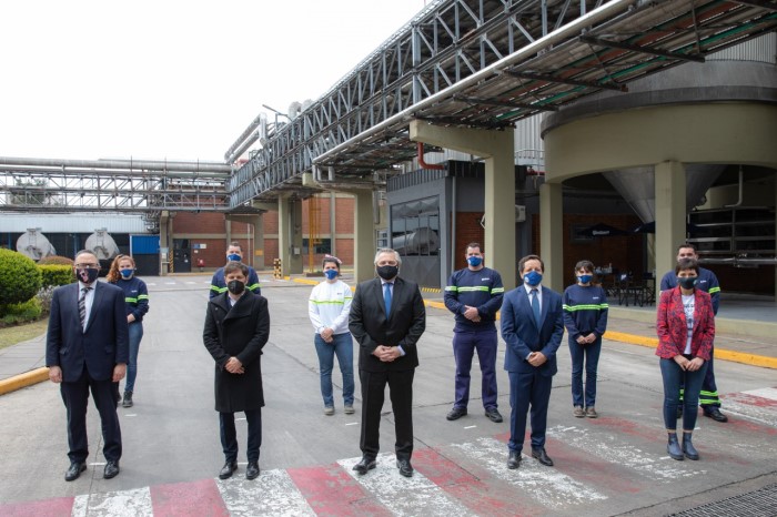 Kicillof visitó la planta de maltería Quilmes junto al Presidente