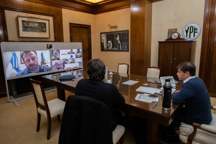 Kicillof se reunió con intendentes para evaluar la situación epidemiológica de sus distritos