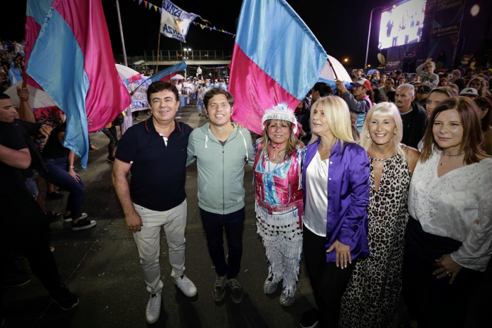 Axel Kicillof junto a Verónica Magario, Fernando Espinoza y Florencia Saintout.