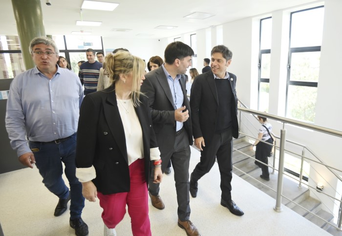 Kicillof recorrió los avances de obras de infraestructura en Castelli