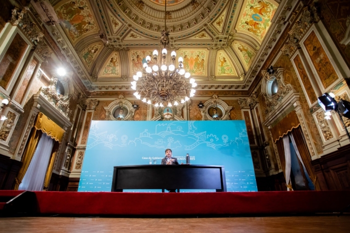 Conferencia de prensa desde el Salón Dorado