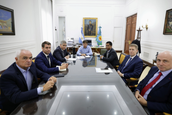 Axel Kicillof se reunió con el presidente de YPF Pablo González.