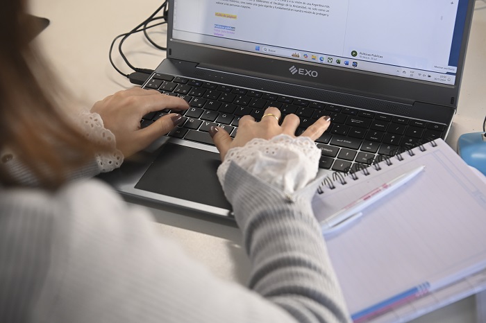 Más de 140 personas participaron de la formación en IA para medios bonaerenses