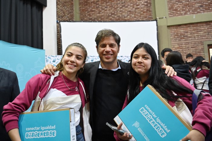 Se entregaron 327 computadoras a estudiantes de General Villegas