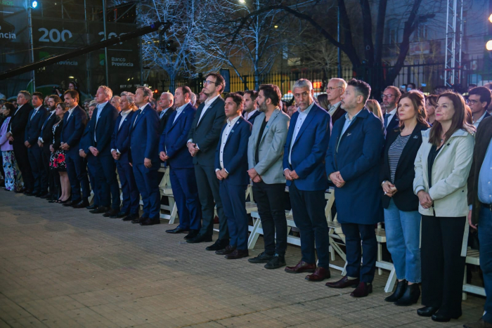 Kicillof y Cuattromo encabezaron el acto por el Bicentenario del Banco Provincia