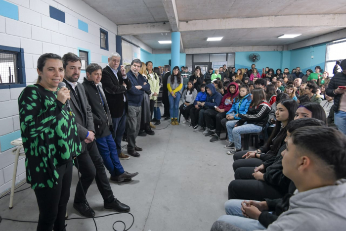 Kicillof y Ferraresi conversaron con estudiantes que participaron de talleres para el cuidado de la salud mental