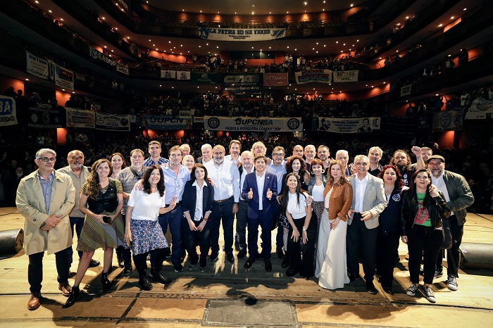 El Gobernador en el Teatro Argentino.