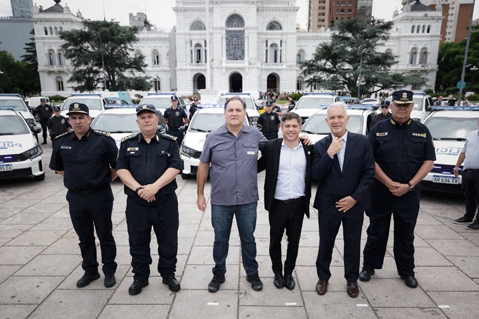 Kicillof entregó 40 nuevos patrulleros para fortalecer la seguridad
