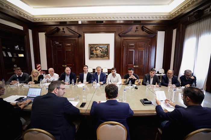 Kicillof y Cuattromo firmaron convenios con municipios para la compra de bienes de capital