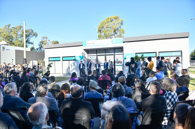 Kicillof inauguró un Centro de Salud Mental Juvenil