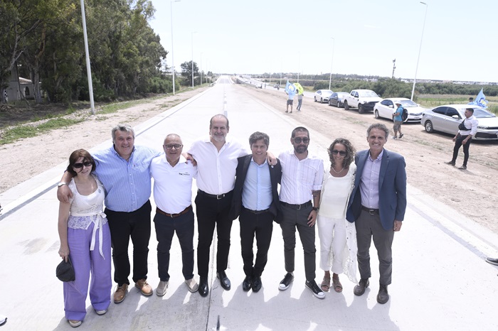 El Gobernador durante la inauguración.