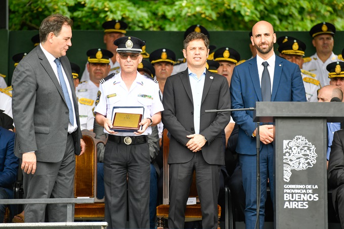 Kicillof encabezó el acto por el Día de la Policía provincial