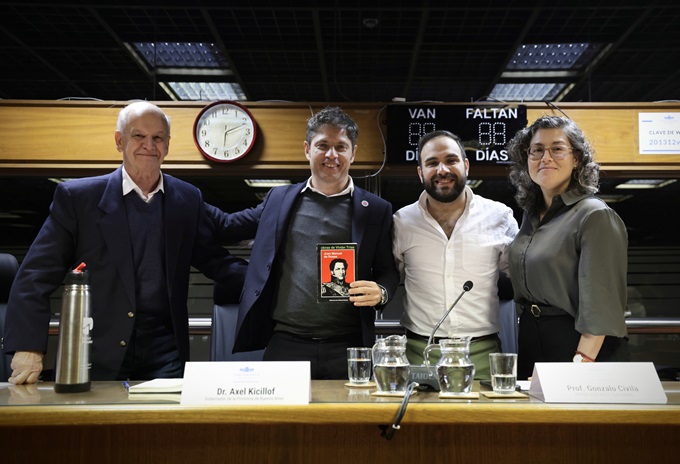 Kicillof participó de una jornada por el aniversario del Desembarco de los 33 Orientales