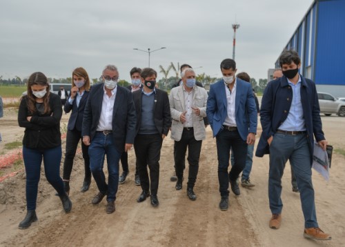 Axel Kicillof recorrió el parque industrial junto a autoridades.