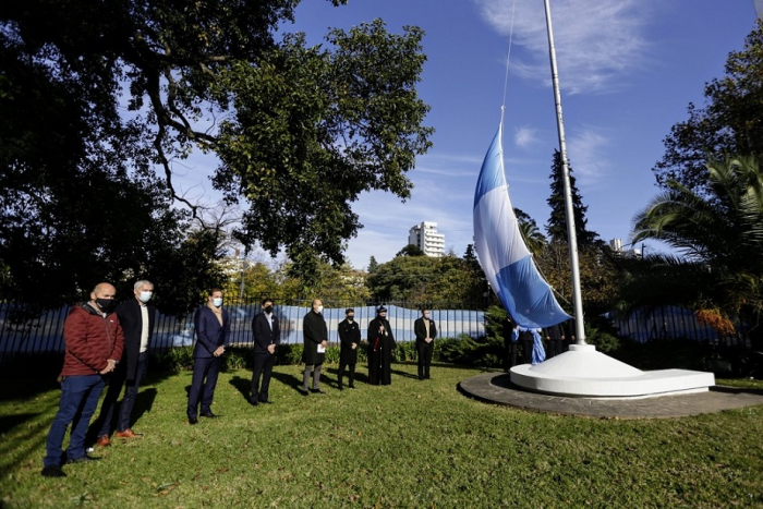 Kicillof encabezó el acto de conmemoración de la Revolución de Mayo