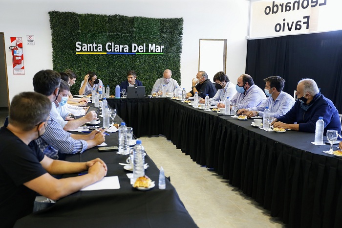 Kicillof y su gabinete se reunieron con intendentes de la Costa