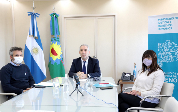 Ministro de Justicia y DDHH, Julio Alak, Subsecretario de DDHH, Matìas Moreno y la Directora de Programas Marina Vega