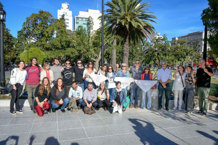 Homenaje a las Madres de Plaza de Mayo 