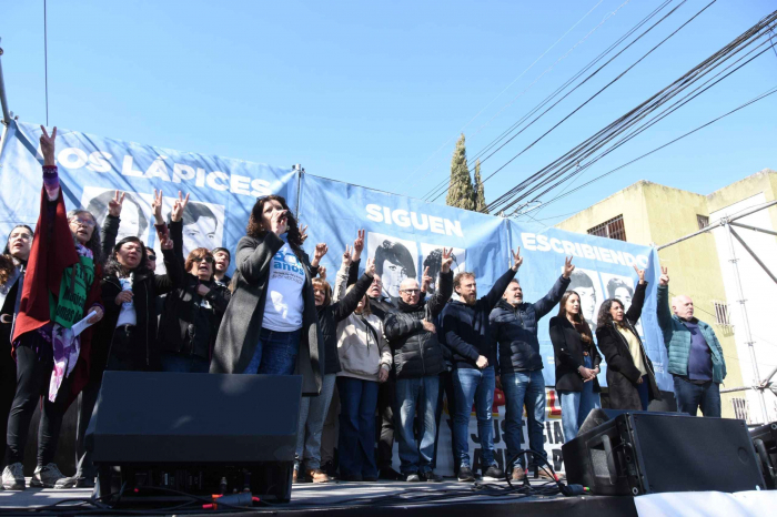 Acto en Banfield por el 50° Aniversario de La Noche de los Lápices