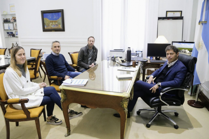 LA PROVINCIA DE BUENOS AIRES AUMENTA LAS PRESTACIONES DE PROGRAMAS SOCIALES El gobernador Axel Kicillof y el ministro Andrés Larroque anunciaron aumentos del 60% en programas sociales