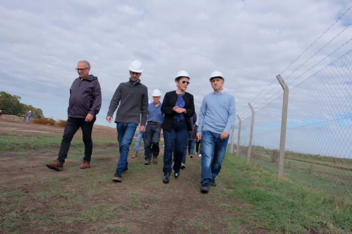 Los ministros Larroque y Simone recorrieron el predio de Guernica junto a la intendenta de Presidente Perón, Cantero.