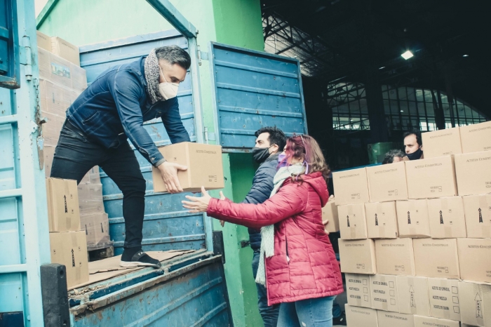 A través del Sistema Escolar de Ensenada 