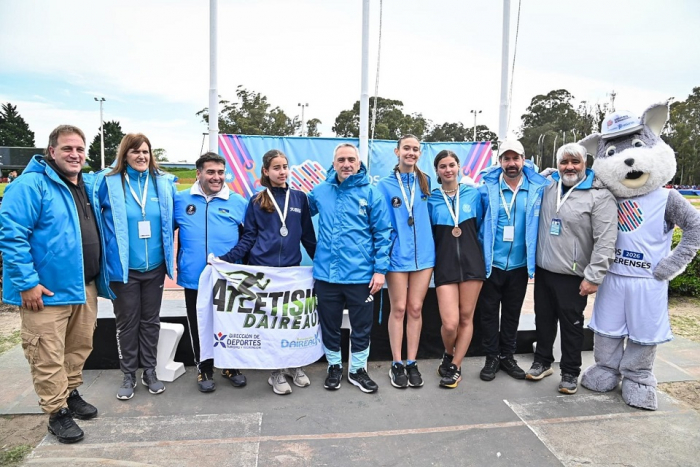 Juegos Bonaerenses: Larroque entregó medallas y reunió representantes de clubes Segundo día de competencia