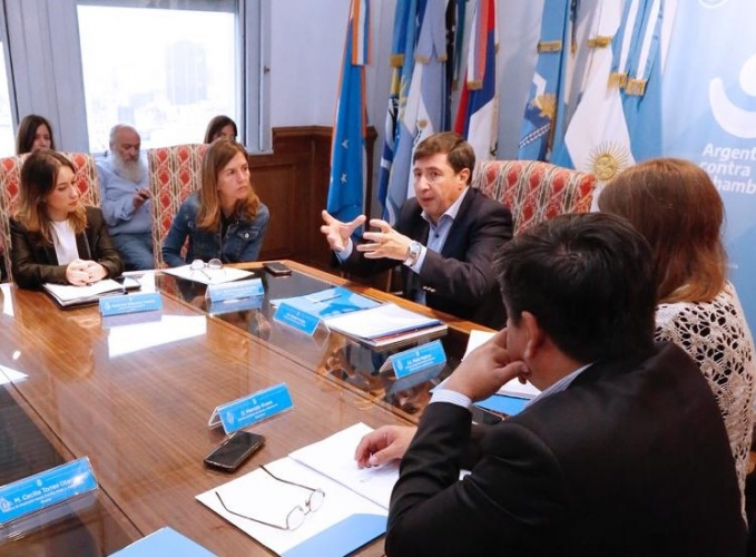 Fernanda Raverta con Daniel Arroyo en el encuentro federal de ministros de Áreas Sociales 