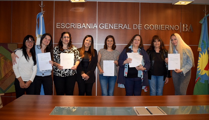 certificados a practicantes en la escribania