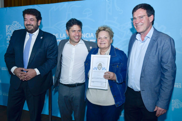 Kicillof entregó 355 títulos de propiedad en Coronel Dorrego