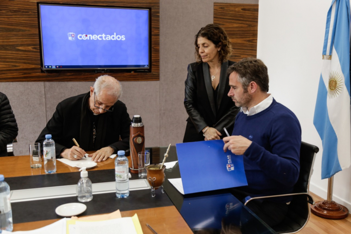 LA PROVINCIA GESTIONÓ UN ESCRITURA A FAVOR DE LA COMUNIDAD TOBA Y FAMILIAS