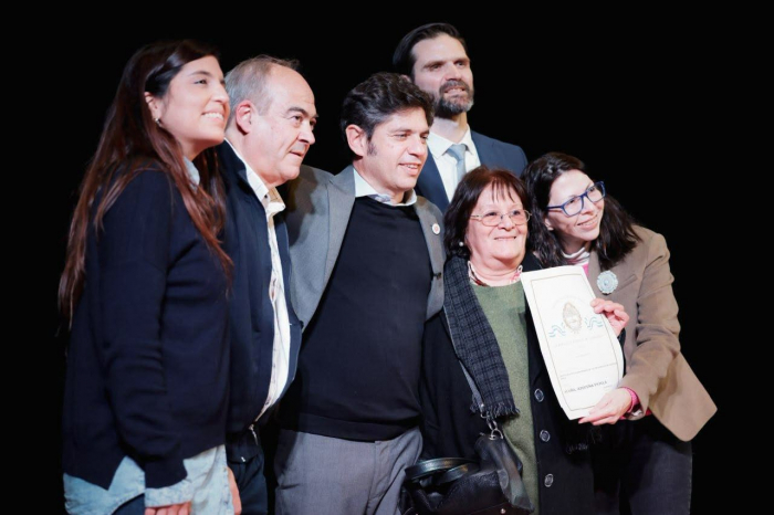 Kicillof entregó escrituras a familias de Tapalqué