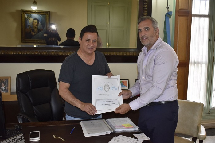 EL INTENDENTE DE SAN VICENTE RECIBIÓ AL ESCRIBANO ROSPIDE EL INTENDENTE DE SAN VICENTE RECIBIÓ AL ESCRIBANO ROSPIDE