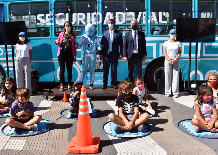 Supply recorrió junto a Alak el Bus Vial y el Colectivo de Derechos.