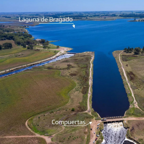 Reparación de compuertas de la Laguna de Bragado