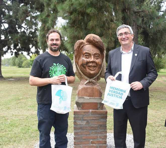 El MDA colocó un busto de Azucena Villaflor en el Parque Pereyra Iraola