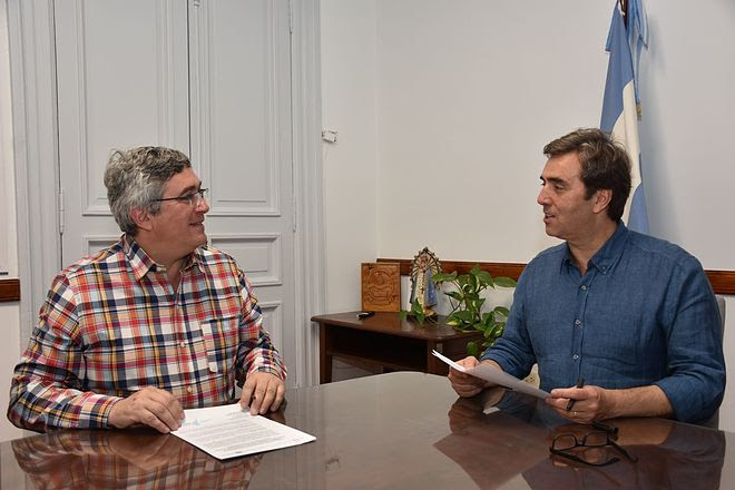 Javier Rodríguez firmó un convenio de Buenas PrácticasAgrícolas con Luján
