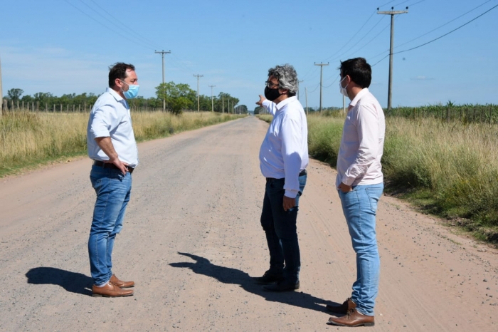 EL MINISTRO RODRÍGUEZ ANUNCIÓ LAS OBRAS DE CAMINOS RURALES PARA LOS MUNICIPIOS DE ALEM Y LINCOLN