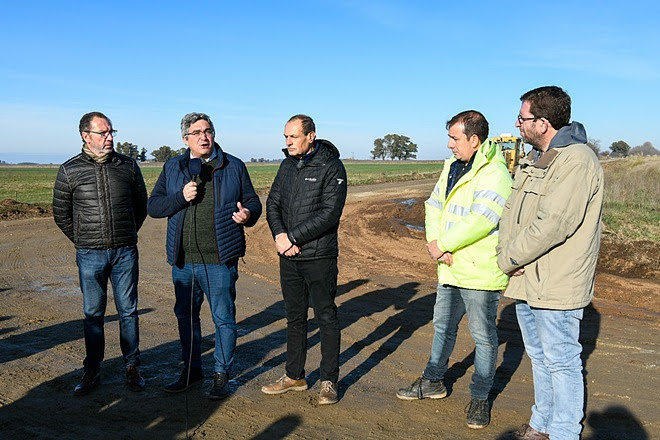 El ministro Javier Rodríguez inauguró obras de Caminos Rurales en Carlos Casares