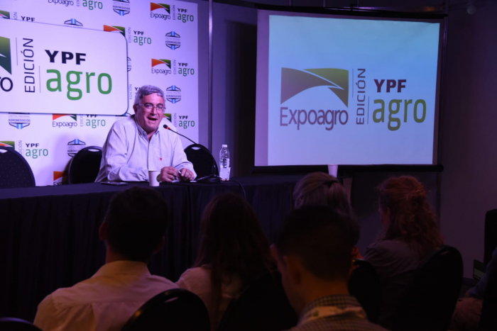 Estamos presentes para reconstruir Bahía Blanca con acciones concretas