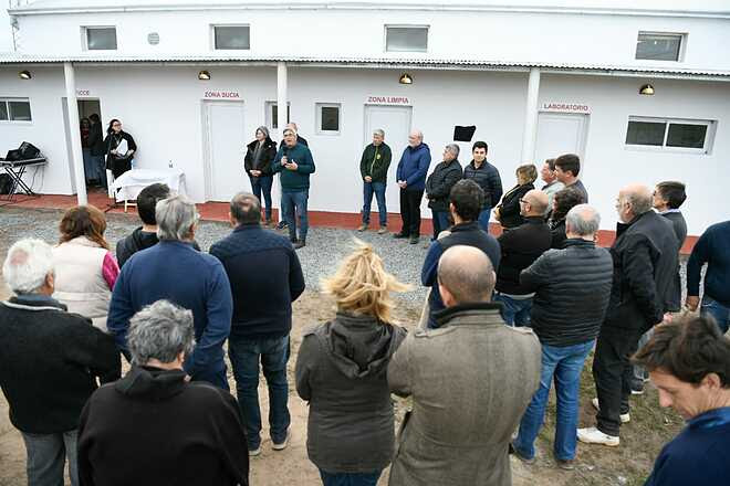 El ministro Javier Rodríguez inauguró un nuevo frigorífico porcino