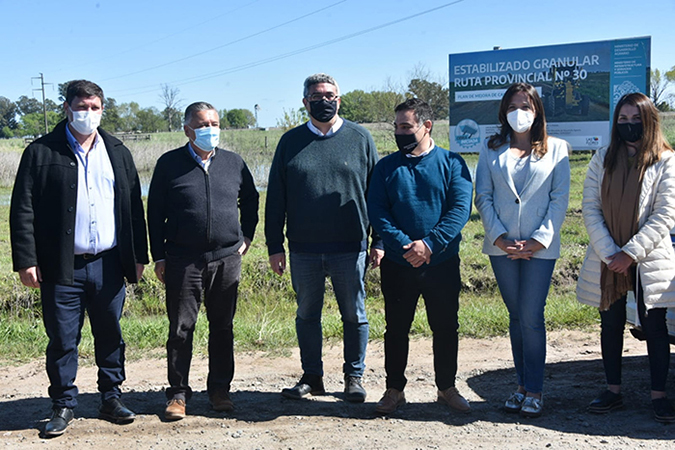 Rodríguez inauguró obras de la Ruta 30 en Las Flores junto al intendente local